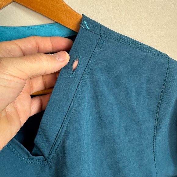 Carhartt Women's Short Sleeve Scrub Top Teal X-Small‎ Pockets Uniform - Picture 4 of 13